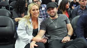 Sep 30, 2015 · joey gallo's girlfriend shelbi alyssa is an official dancer for the charger girls, though she's dating a professional baseball player. Baker Mayfield Wife Browns Qb Met Emily Wilkinson On Instagram Sports Illustrated