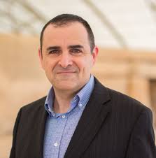 Minn qalbi nifrah lil Dr Charles Farrugia, li ghadu kemm gie appuntant  bhala Associate Professor mill-Kunsill tal-Università ta' Malta. Dr  Farrugia, dejjem kien ta' ghajnuna ghall-Kunsill Lokali tal-Imqabba kull  meta tlabnih u