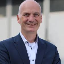 Paul Steinbeck: Lebenslauf, Bücher und Rezensionen bei LovelyBooks