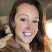 Jeanne Goss's Instagram, Twitter & Facebook