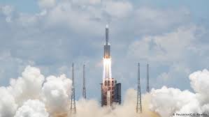How to track china's long march 5b rocket live as it crashes somewhere on planet earth. China Launches Rocket With Probe To Mars News Dw 23 07 2020