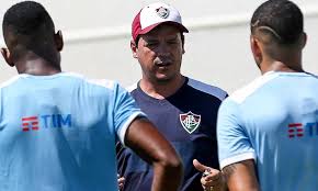 O fluminense football club repudia a injusta expulsão imposta ao técnico fernando diniz na partida do último domingo, contra o bahia, na arena fonte nova. Pressa Reforcos Saude Financeira Fernando Diniz Encontra Novos Desafios No Fluminense Jornal O Globo