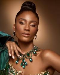 VI Royalty in the universe 🇻🇮🇻🇬👑 Here are the official Miss Universe  portraits of Miss Universe USVI, Stephany Andujar and Miss Universe BVI,  Deyounce Lowenfield. Designer: @marioparottodesigner Official M*U Picture :  @josephmancillaphart @