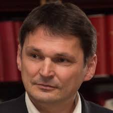 A free ski bus stops 200 metres away. Martin Krssak Professor Associate Phd Medical University Of Vienna Vienna Meduni Vienna Klinische Abteilung Fur Endokrinologie Und Stoffwechsel Page 9