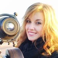 Elizabeth Redding's Instagram, Twitter & Facebook