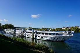 Pax Pax A Destination Une Croisiere Sur La Seine Avec Croisieurope