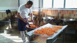 Les Fruits Confits D Apt Office De Tourisme Pays D Apt Luberon Visitez Le Massif Des Ocres Et Apt