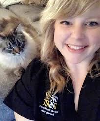 Petitioning experience at Omaha summer arts festival for introverts