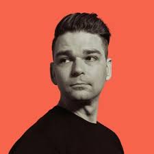 Allison Parente (@Allison_April)