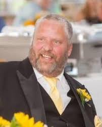 Robert Lanphear's Instagram, Twitter & Facebook