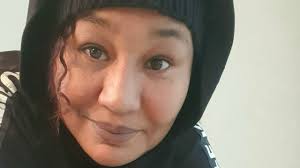 ሐደ ጻዲቅ ከይኮነለይ ሳባ ዊሽጣዊ ብርሀነይ ዝረኸብኩ ዊሽጠይ ሰላም ዘለኒ አብ ብርሀነይ ዝነብር ሐያል ሰበይቲ ብነብሰይ  ዝትአማመን እየ 44።