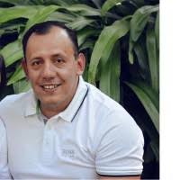 Alex Larios's Instagram, Twitter & Facebook