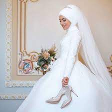 اجمل صور عرايس صور عرايس مبهجه جدا in 2021 muslim wedding dress hijab bride hijabi wedding muslim wedding gown