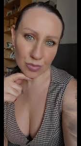 Andrea Shoop's Instagram, Twitter & Facebook