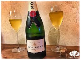 How Good Is Moet Chandon Imperial Brut Champagne Social Vignerons Moet Chandon Vignerons Champagne