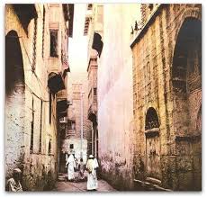 زقاق الطوال وعلى اليمين دار النابغه الذى فيه قبر والد الرسول صل الله عليه وسلم Abstract Artwork Abstract Artwork