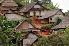 Rumah adat jawa tengah selanjutnya adalah rumah adat kampung. Rumah Adat Jawa Nama Gambar Dan Penjelasannya