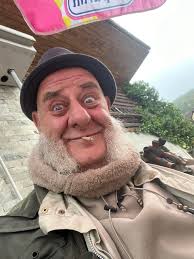 Zärtlicher Liebeskuss einer reifen Frau🌹