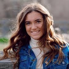 Lacy Kerr's Instagram, Twitter & Facebook