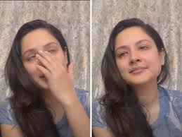 TV actress Puja Banerjee breaks down after cheated off all her life savings  by someone she trusted, had to even mortgage her home - The Economic Times