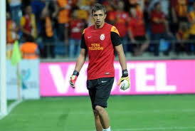 Galatasaray'da geçtiğimiz haziran ayında ayağı kırılan fernando muslera 26 kasım'da sahalara dönecek. Muslera Laga Versus Italia Akan Menentukan Republika Online