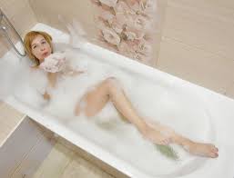 Browse 33 frau badewanne stock photos and images available, or start a new search to explore more stock photos and images. Frau Bad Badewanne Kostenloses Foto Auf Pixabay