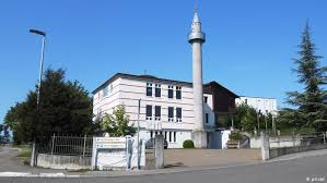 Sebagai karyawan, tentunya kita tetap harus bekerja melaksanakan tugas keseharian di tempat kerja. Puasa Empat Musim Di Jerman Pengalaman Puasa Yang Asyik Blog Eropa Menurut Warga Indonesia Dan Indonesia Di Mata Warga Eropa Dw 14 06 2019