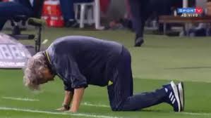 Her main goal is to investigate the rumors of the saint corpse and gather all of its parts. Em Classificacao Do Fla Jesus Exorciza Gesto Que O Marcou Negativamente Em Portugal Flamengo Extra Online