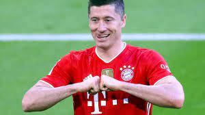 Feb 16, 2020 · (cnn) bayern munich's prolific robert lewandowski added his name to the bundesliga record books by becoming only the second player in the history of the german top division to score 23 goals in the. Fc Bayern Munchen Spielt Fur Robert Lewandowski In Freiburg