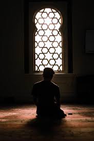 Shalat merupakan salah satu sarana yang paling utama dalam hubungan antara manusia. Hukum Orang Yang Terbabas Solat Subuh