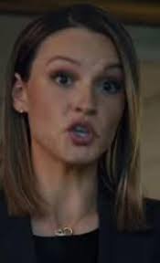 I've been looking all over for this necklace from ep 4 of Landman