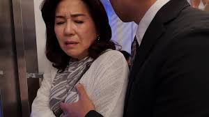 まさか…チカン!?電車の中で男の視線を感じていたのは昔のこと。古希を迎えた千代子はもう誰も自分を女として見ることなどないと思っていた。だが今、お尻をまさぐってくる手の動きは間違いなくのそれだった。  - XNXX.COM