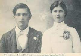 The most personal presley news that ap and upi dispensed to newspapers in the 1950s involved the events surrounding the death of elvis's mother, gladys presley, on august 14, 1958. Elvis Presley S Mother Gladys Love Presley Died 1958