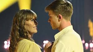 Robert Irwin breaks down in tears during emotional TV tribute to mum Terri on Dancing with the Stars