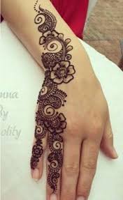 125 Stunning Yet Simple Mehndi Designs For Beginners Easy And Beautiful Mehndi Designs With Images Henna Henna Designs Hand Beautiful Henna Designs