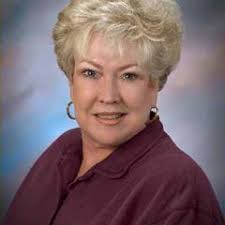 Eileen Valenti's Instagram, Twitter & Facebook