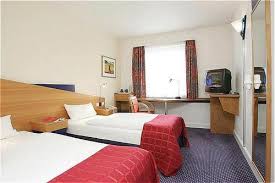 Temiz, sakın, düzenli bir otel. Holiday Inn Express Koln Mulheim Koln Mulheim