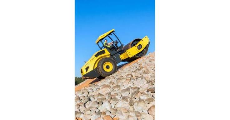 BOMAG BW 211 DH-5 Smooth Drum Roller