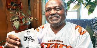 Chester Dillard's Instagram, Twitter & Facebook