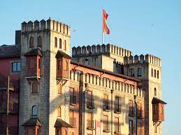 Auf tripadvisor finden sie 5.055 bewertungen von reisenden, 1.629 authentische reisefotos und. 4 Sterne Burghotel Castillo Alcazar Europa Park Freizeitpark Erlebnis Resort Rust Updated 2021 Prices
