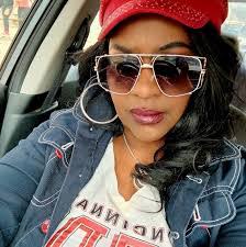 Kim Larkins's Instagram, Twitter & Facebook