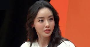 Running man manhwa also known as (aka) running man (jihoon ahn). Actress Lee Da Hee Discusses Her Self Image Dating And More Koreaboo