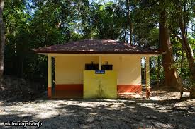 After a short drive, you reach the entrance gate, where there are some limited places to park your car. Cape Rachado