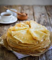 Recette De Crepes Faciles Et Delicieuses Recette En 2020 Crepes Recette Facile Recette Crepe Recette Pate A Crepe
