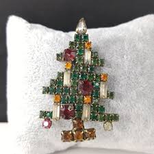 Vintage Weiss Christmas Tree Brooch Five Candles 1950s Etsy In 2020 Brooch Vintage Vintage Jewelry