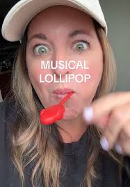 This is blowing my mind 🤯 Maybe the most fun thing I have put in my mouth  is this Amos musical lollipop!! @Amos Sweets #amos #amosmusiclolipops  #musicallollipops #musicallollipop #audiolollipop ...