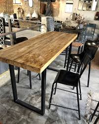 Découvrez nos tables à manger artisanales ultra personnalisables en métal et bois massif. Table Blok Mange Debout En Teck Metal Brosse La Maison Pernoise
