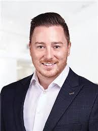 Shelly Gerber's Instagram, Twitter & Facebook