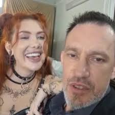 Максим Левин выложил видео с Николь Кузнецовой. Многие пользователи сети  обратили внимание на наличие симпатии между..