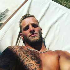 Le 25 mai dernier, il avait officialisé leur relation en postant une photo d'eux, de. Jordan Faelens Jordan Les Ch Tis Jordan Vdbuzz